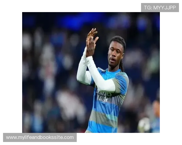 卡马文加踢边后卫是否浪费其中场全能价值