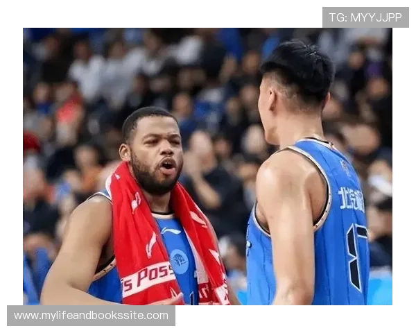 赵睿职场形象跟球场上判若两人，这得多累才行啊？